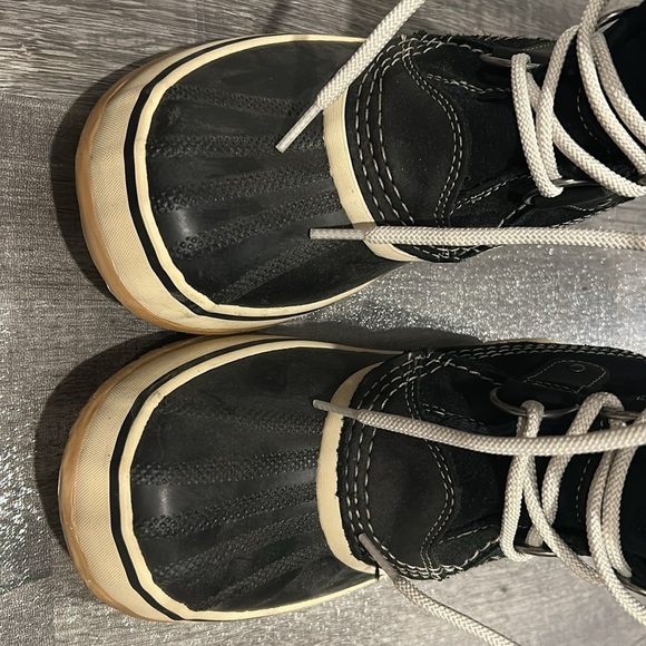 Sorel Joan of Arctic boot with chevron fleece trim - Picture 5 of 9